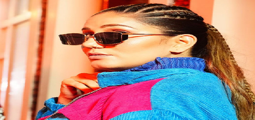 सपना चौधरी की तस्वीरों ने सोशल मीडिया पर लगाई आग, बेहद कूल अंदाज में नजर आई हरियाणवी क्वीन