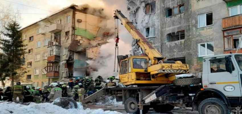 RUSSIAN BUILDING EXPLOSION: इमारत में अचानक हुए धमाके में 2 बच्चों सहित 12 की मौत, 30 फ्लैट क्षतिग्रस्त