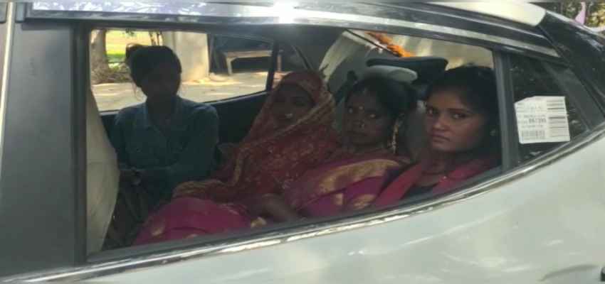 Basti News: गरीब की बेटी का सहारा बने DM, इस पहल से लौटी खुशी