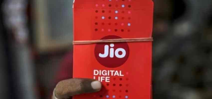 Jio का खास ऑफर, एक रिचार्ज में चलाए पूरे परिवार के फोन, यहां पढ़े प्लान की पूरी जानकारी