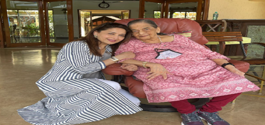 मां को याद कर भावुक हुई बॉलीवुड की दिग्गज अभिनेत्री माधुरी , पोस्ट साझा कर बंया किया दर्द