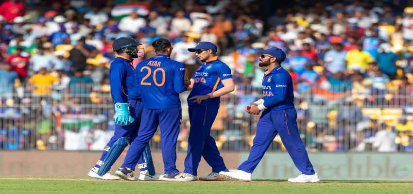 TEAM INDIA: टॉप ऑर्डर फेल, इंजरी में कई खिलाड़ी, मुश्किल में टीम इंडिया