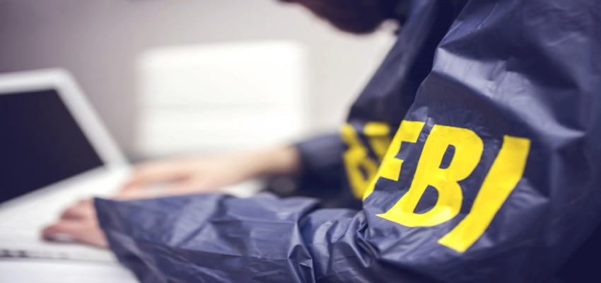 FBI ने iPhone और Android यूजर्स के लिए जारी की चेतावनी, हैकर्स इस तरह कर रहे है आपका खाता खाली