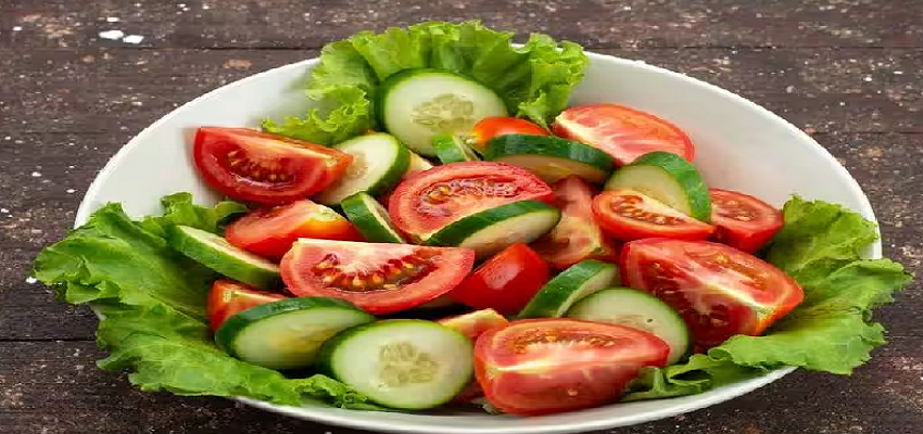 सलाद में खीरा मिलाकर खाने से होते हैं अद्भुत फायदे, इन बीमारियों से भी मिलती है निजात