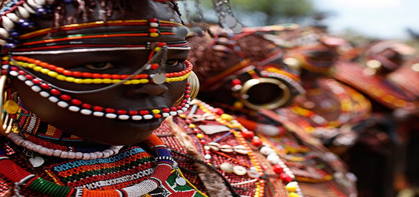 दुनिया की अनोखी रस्म, जहां आशीर्वाद के तौर पर दुल्हन के चेहरे पर थूकते है उसके पिता