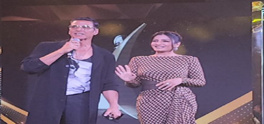 सालों बाद अक्षय-रवीना के गिले-शिकवे हुए दूर, मोस्ट स्टाइलिश अवॉर्ड में एक साथ आए नजर