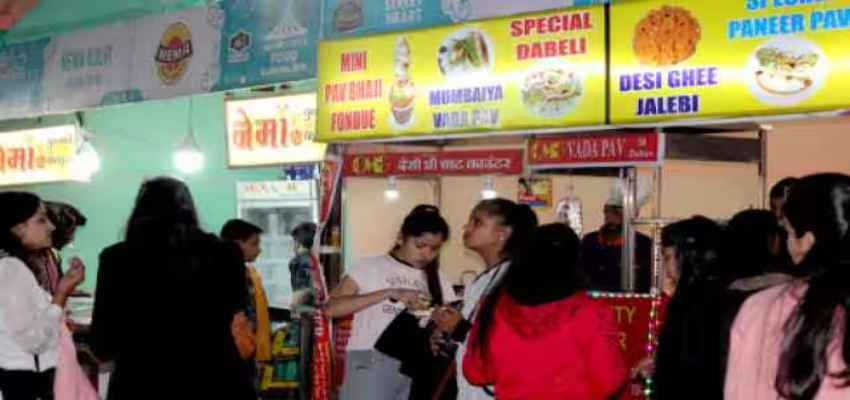 Ajab Gajab : बाजार बंद होने के समय यहां खुलती हैं दुकानें,100 साल पुराना है इतिहास