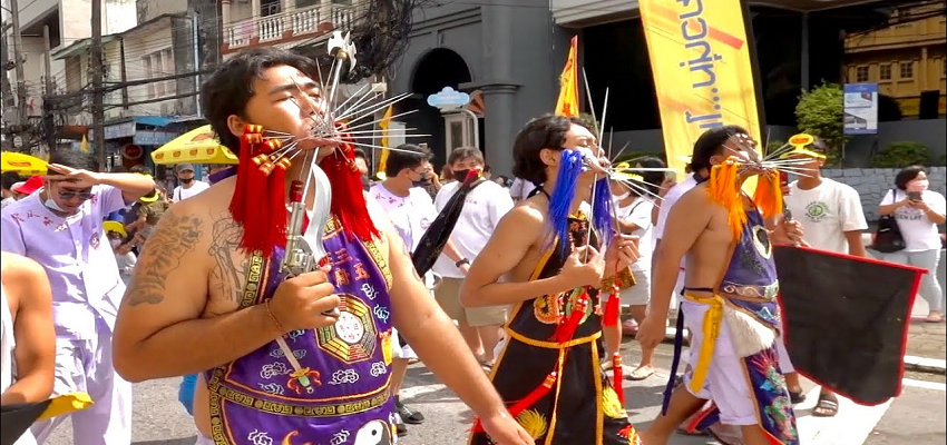 इस देश में मनाया जाता है ‘Vegetarian Festival’, 9 दिनों तक लोग नहीं खाते नॉनवेज