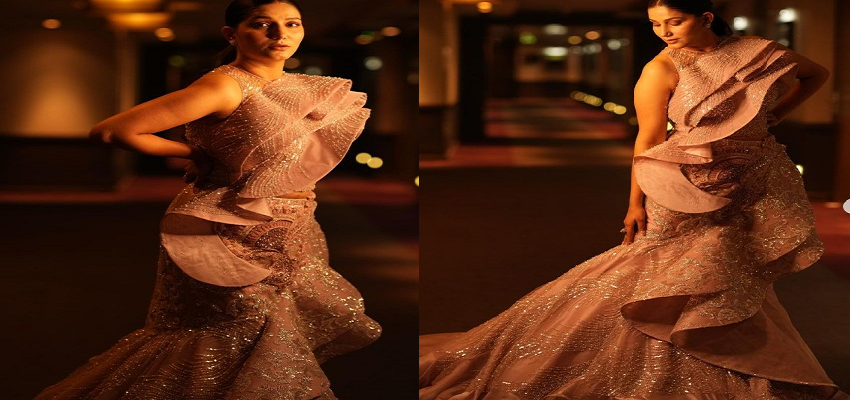 IIFA नाइट में सपना चौधरी का जलवा, ड्रेमेटिक ड्रेस में दिखा ग्लैमरस लुक