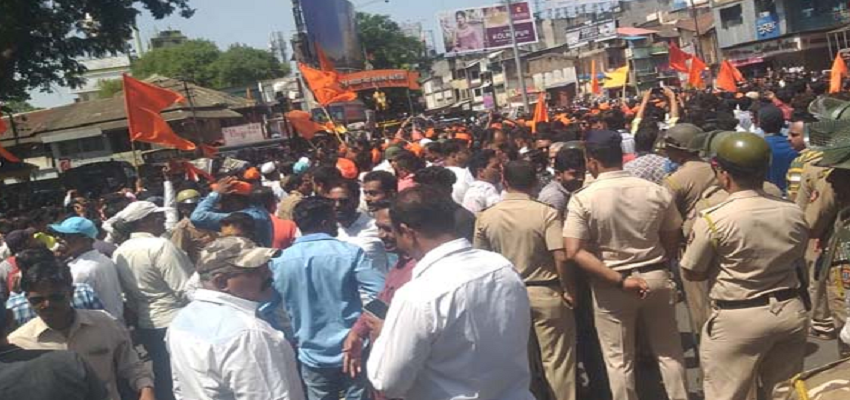 औरंगजेब को लेकर कोल्हापुर में मचा घमासान, विवादित वाट्सएप स्टेटस पर हिंदू संगठनों का विरोध-प्रदर्शन