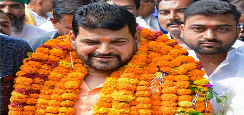 WRESTLERS PROTEST:  बृजभूषण सिंह के खिलाफ दो महिला पहलवानों से दिल्ली पुलिस ने मांगे सबूत, रिपोर्ट में दावा