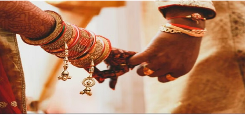 वरमाला के समय दुल्हन को हुआ शक, फिर मंडप में किया कुछ ऐसा कि बिना दूल्हन के घर लौटी बारात