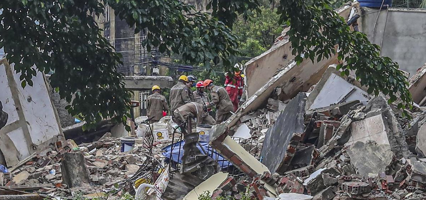 BRAZIL में ताश के पत्तों की तरह ढही इमारत, 8 लोगों की मौत कई घायल