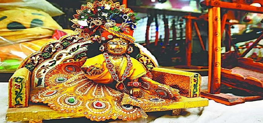 Janmashtami 2023: जन्माष्टमी पर इन मंत्रों का करें जाप, जीवन की सभी परेशानियां हो जाएंगी दूर