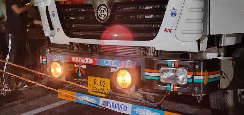 
												Bharatpur Road Accident: खड़े ट्रेलर में स्लीपर बस ने मारी टक्कर, 3 की मौत, 24 घायल