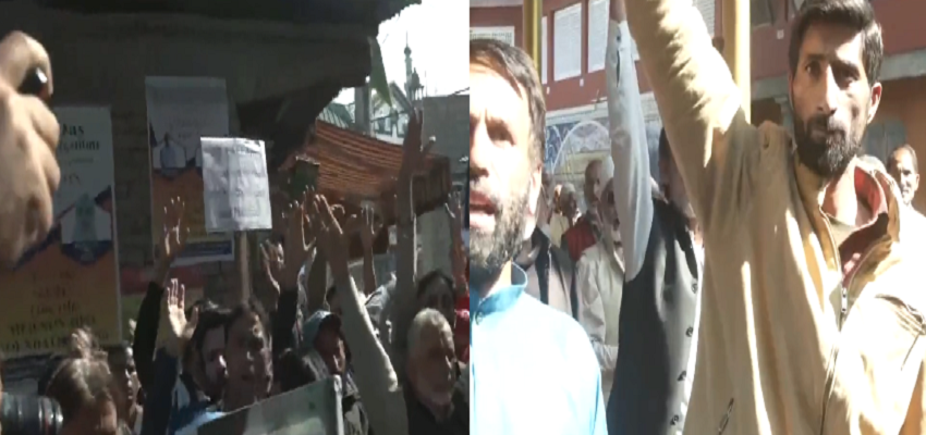 Israel-Hamas War: जम्मू-कश्मीर के बडगाम में शुक्रवार की नमाज के बाद जुटी भीड़, अमेरिका-इजरायल के विरोध में लगाए नारे