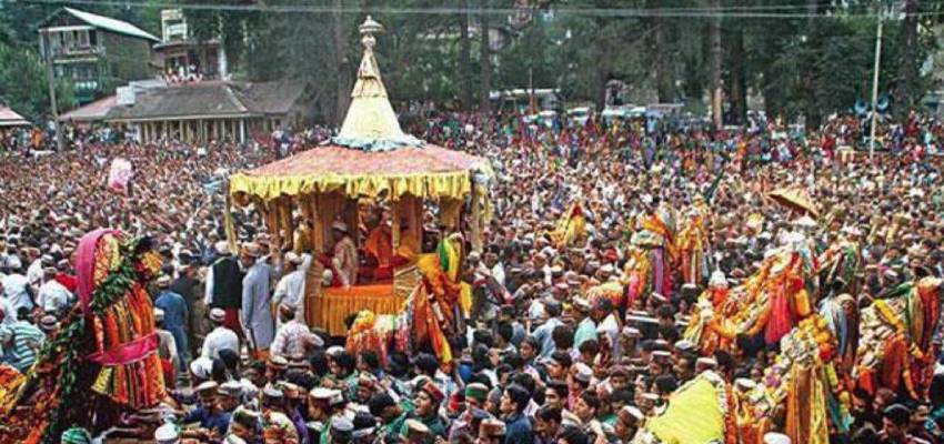 Dussehra 2023:  कूल्लू का अनोखा दशहरा, जहां स्वर्ग से आकर देवी देवता होते हैं शामिल