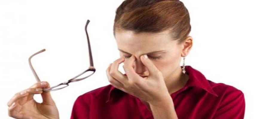 Eye Care Tips: प्रदूषण के कारण आंखों में आ रही जलन की समस्या, ये उपाय आएंगे काम