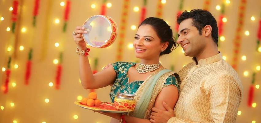 Karwa Chauth 2023: पति भी रख सकते हैं करवाचौथ का व्रत, बस इन बातों का रखें  खास ख्याल
