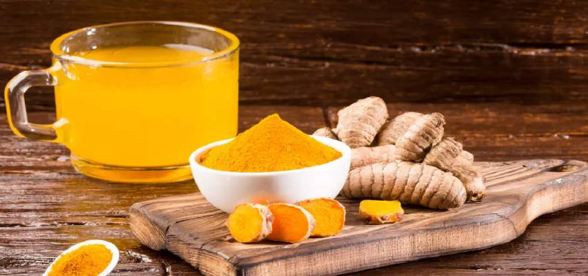 Health Benefits Of Turmeric:सर्दियों में इम्यूनिटी स्ट्रॉन्ग करने के लिए ऐसे करे हल्दी का सेवन, बीमारियां रहेंगी दूर