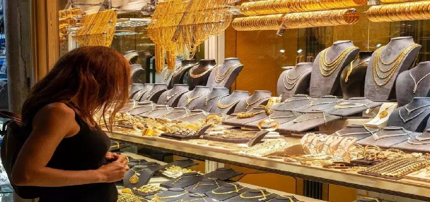 Dhanteras 2023: धनतेरस के शुभ मौके पर जरूर खरीदें ये चीजें, होगी मां लक्ष्मी और कुबेर की कृपा