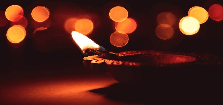 Diwali 2023:  क्यों मनाई जाती है छोटी दिवाली ? श्रीकृष्ण की 16 हजार पत्नियों से  है संबंध