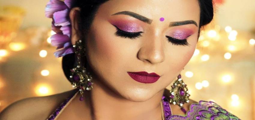 Diwali 2023: दिवाली पर मेकअप करते समय इन बातों का रखें ख्याल, वर्ना स्कीन हो सकती है खराब