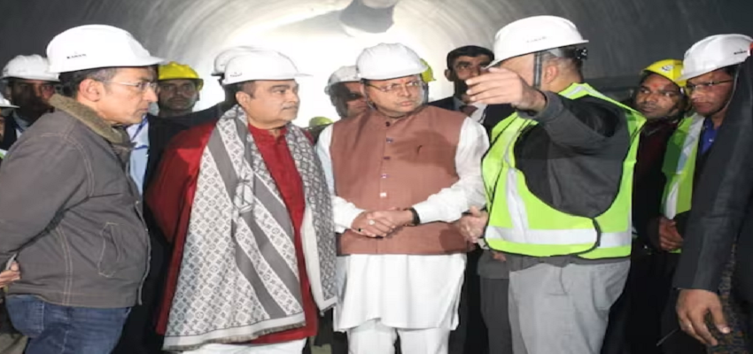 Uttarakhand Tunnel Accident: '2 दिनों में श्रमिकों तक पहुंच सकते हैं अगर...', नितिन गडकरी ने सुरंग बचाव कार्यों का किया निरीक्षण