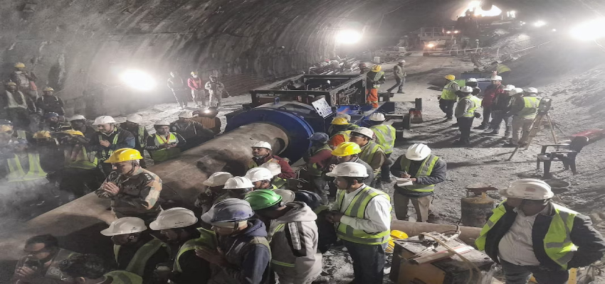 Uttarkashi Tunnel Accident:  9वें दिन भी मजदूरों की जिंदगी और मौत की जंग जारी, पीएम मोदी ने लिया हालात का जायजा