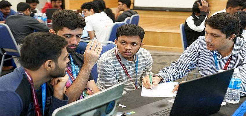 Recruitment 2024: सरकारी नौकरी तलाश रहे युवाओं के लिए निकली बंपर भर्तियां, 85000 रुपये मंथली मिलेगी सैलरी,जानें कैसे करें आवेदन