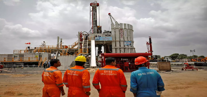 ONGC Recruitment Notification: ONGC में करना चाहते है नौकरी? जानें कैसे करें अवेदन, मिलेगी इतनी सैलरी