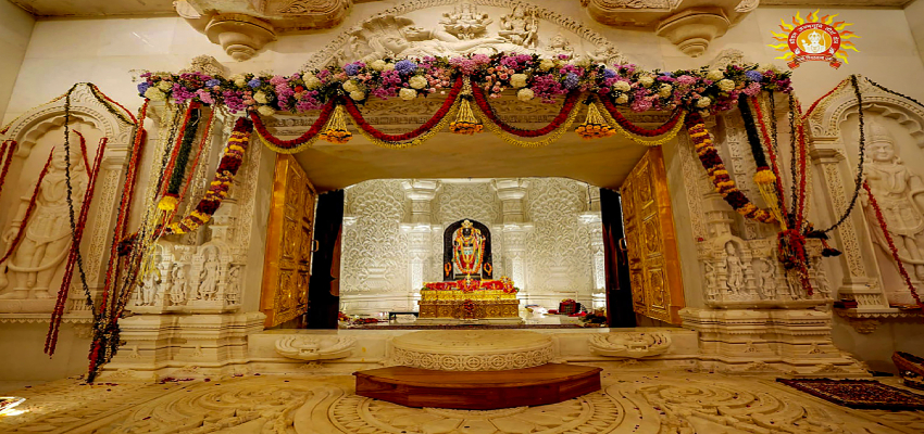 Ram Mandir में भक्तों ने  चढ़ावे में तोड़े सभी रिकार्ड, पहले दो दिन में आए 3.17 करोड़