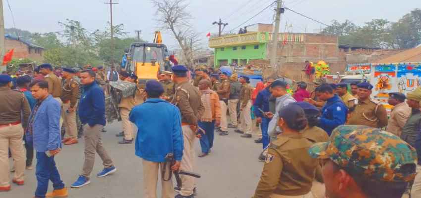 बिहार में रिटायर्ड दरोगा के बेटे की बेरहमी से हत्या, दो टुकड़ों में मिला युवक का शव