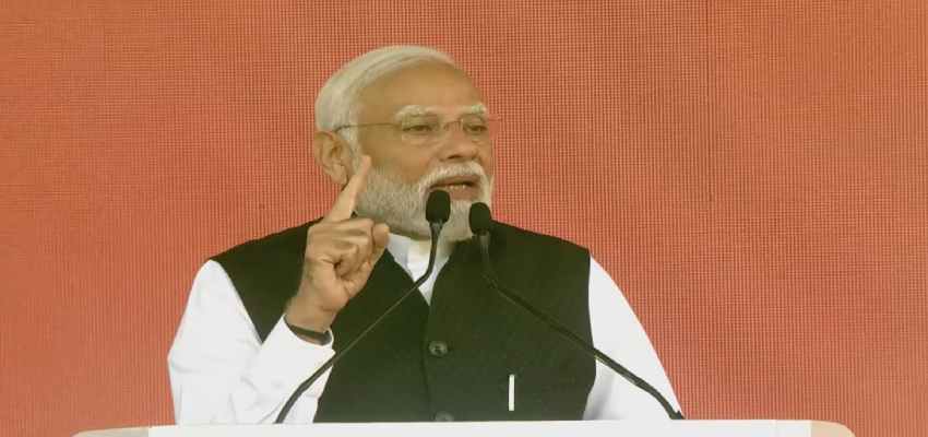 PM Modi in Gujarat: गुजरात में किसानों को दिया संदेश!, कहा- 50 वर्ष पहले जो पौधा लगाया था वो आज विशाल वटवृक्ष बन गया है