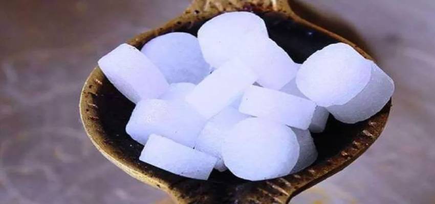 Astro Tips: नजर दोष से पितृदोष तक, कपूर के ये उपाय रातों-रात बदल देंगे किस्मत!