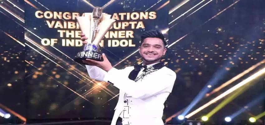 कानपुर के वैभव गुप्ता ने जीती Indian Idol 14 की ट्रॉफी, चमचमाती कार के साथ मिली इतनी मोटी रकम