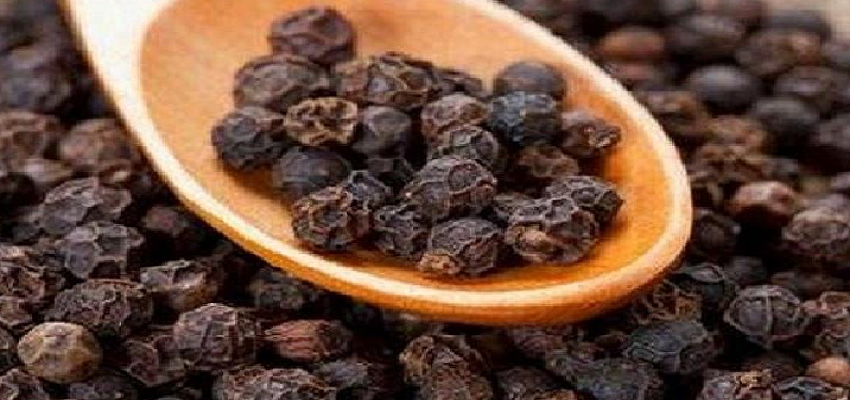 काली मिर्च के 7 चमत्कारी फायदे, कई बीमारियों को करता है कंट्रोल