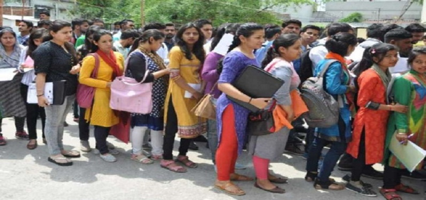 10वीं-12वीं पास युवाओं के लिए सरकारी नौकरी पाने का सुनहरा मौका, इन पदों पर निकली बंपर भर्तियां