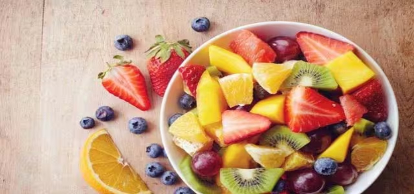 Navratri 2024: नवरात्रि व्रत के दौरान खाएं ये फल, बनी रहेगी एनर्जी, नहीं होगी थकान