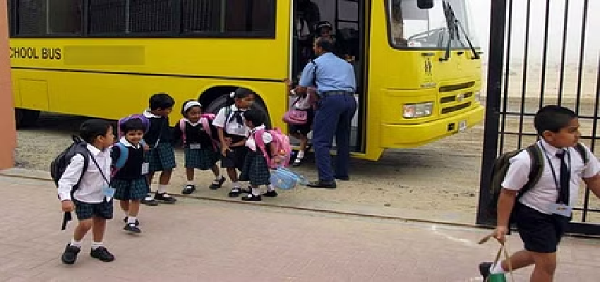 शहर हो या गांव...स्कूल जाते समय आपके बच्चे कितने सुरक्षित? जानिए स्कूल बस के लिए क्या हैं गाइडलाइंस