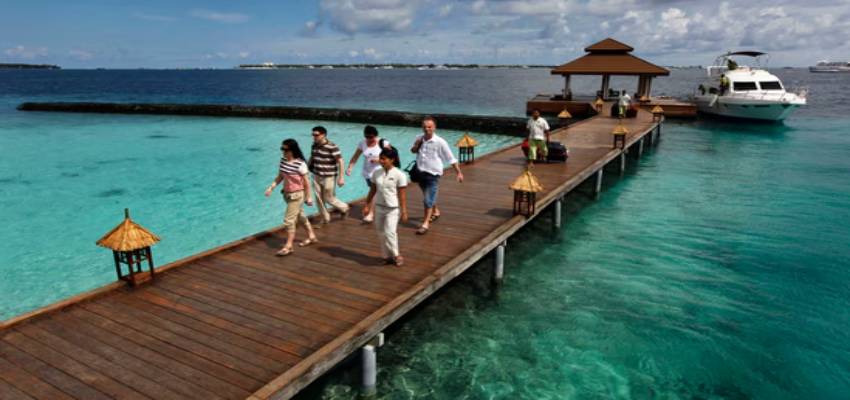 Maldives: घुटनों पर आया मालदीव, भारतीय पर्यटकों को लुभाने का अपना रहा नया पैंतरा