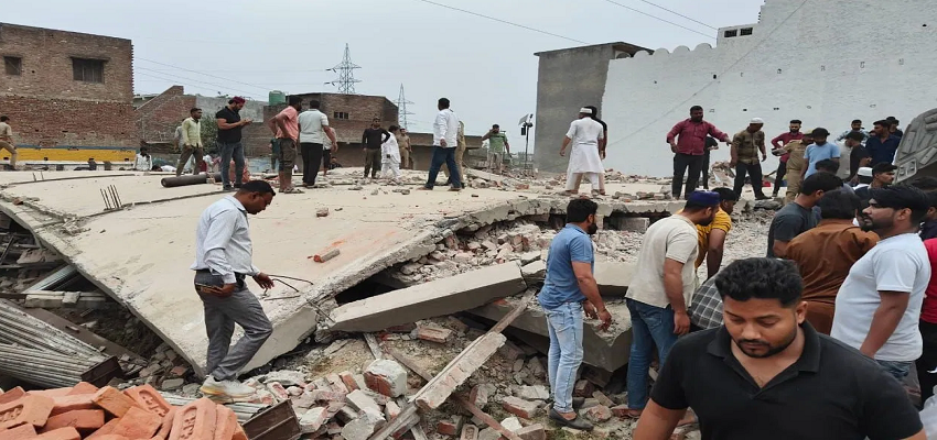 मुजफ्फरनगर में हुआ बड़ा हादसा, 30 मजदूरों पर गिरी निर्माणाधीन इमारत
