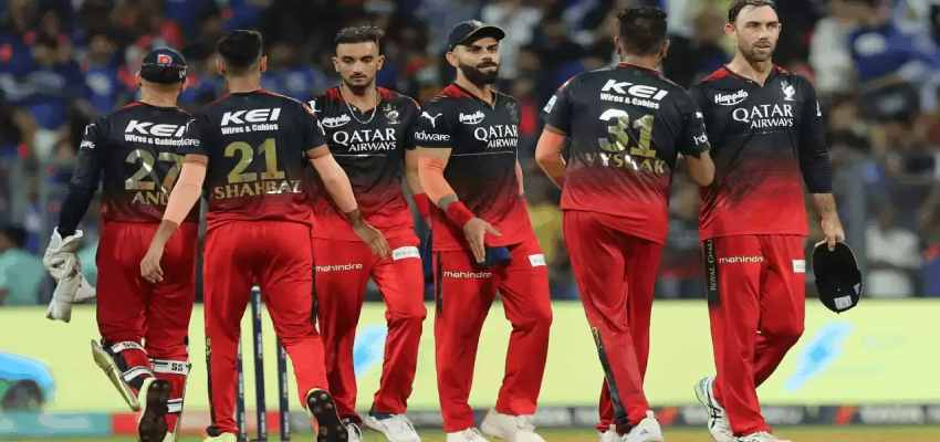 IPL 2024, RCB:  बुरे वक्त में RCB को लगा एक और बड़ा झटका, स्टार ऑलराउंडर हुआ IPL  से बाहर