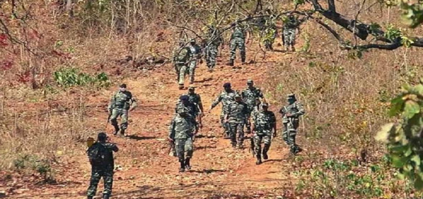 Chhattisgarh: कांकेर में सुरक्षाबलों और नक्सलियों के बीच बड़ी मुठभेड़, 18 नक्सली ढेर, टॉप कमांडर भी मारा गया