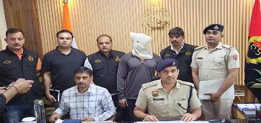 
									Faridabad Crime: 48 घंटे में क्राइम ब्रांच ने सुलझाई अपहरण गुत्थी, 5 लाख रुपये के साथ दो आरोपी गिरफ्तार