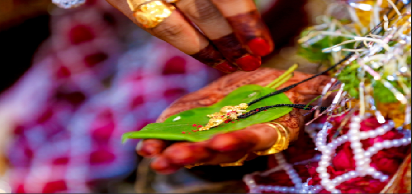 
								हिंदू विवाह में कब शुरू हुई मंगलसूत्र की प्रथा? सियासी हंगामें के बीच जाने इसका इतिहास