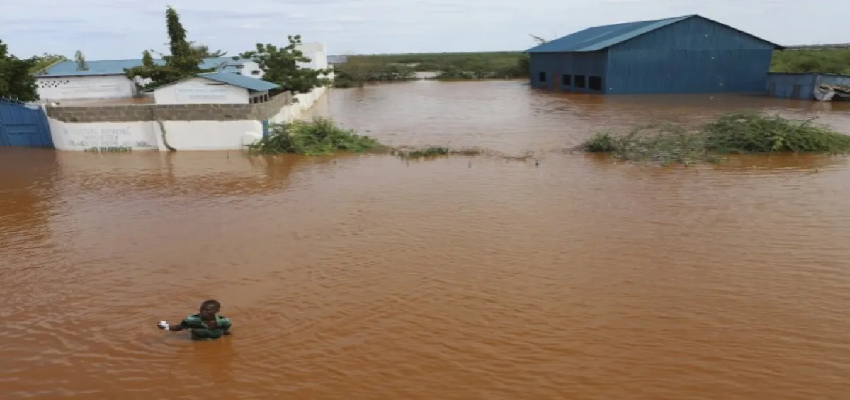 केन्या में बाढ़ का कहर, भारी बारिश के चलते टूटा बांध, 40 लोगों की मौत