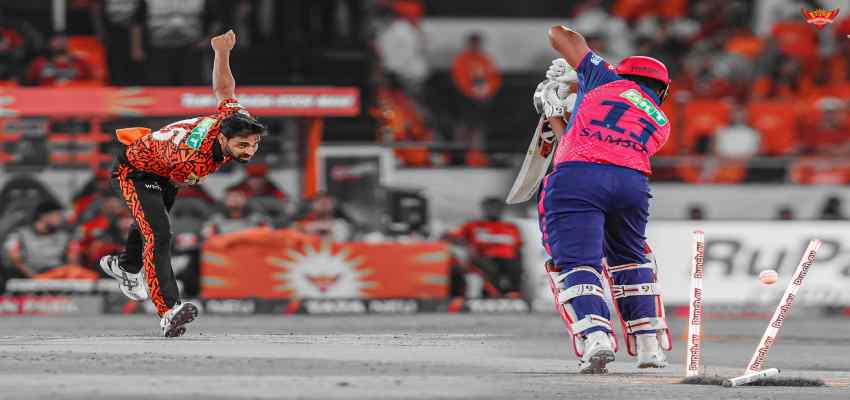 SRH vs RR IPL 2024: आखिरी ओवर में हैदराबाद को भुवी ने कैसे दिलाई जीत, तेज गेंदबाज ने किया खुलासा