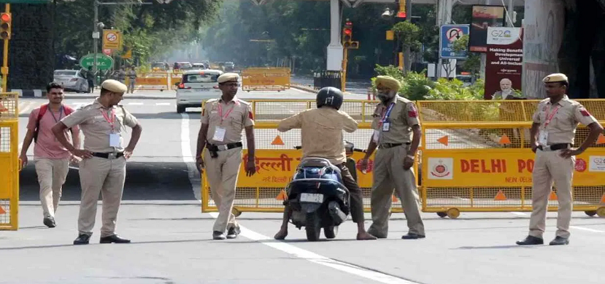 स्कूलों के बाद अब...दिल्ली के अस्पतालों को मिली बम से उड़ाने की धमकी, पुलिस अलर्ट, सर्च ऑपरेशन जारी
