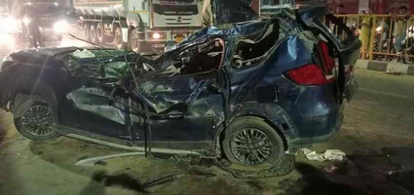 Hapur Road Rccident: दिल्ली-लखनऊ राजमार्ग पर दो वाहनों की जबरदस्त टक्कर, हादसे में 6 लोगों की मौत